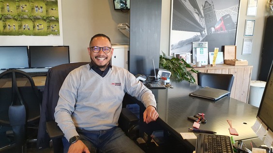 Andrew in de studiebanken!